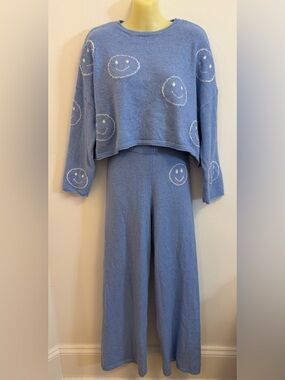 Moon & Madison Cozy Blue Smiley Knit Set